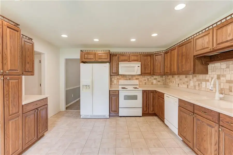 101 Fernwood Court, Lawrenceville, GA 30043 - #3