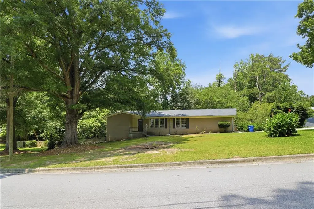 6735 Marlborough Circle S, Atlanta, GA 30349 - #1