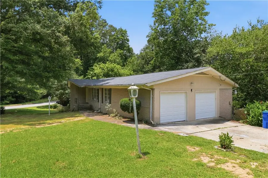 6735 Marlborough Circle S, Atlanta, GA 30349 - #3