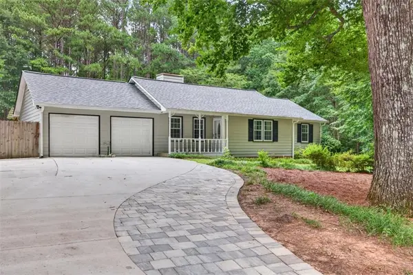 3735 Creekwood Drive, Loganville, GA 30052