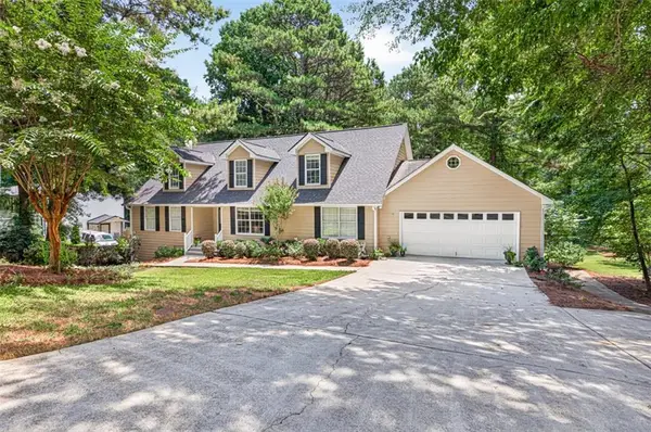 1074 Westchester Drive Sw, Lilburn, GA 30047