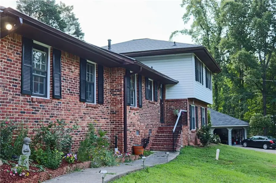 753 Brookwood Terrace Sw, Lilburn, GA 30047 - #2