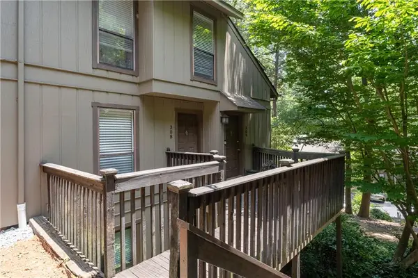 308 Cumberland Court Se, Smyrna, GA 30080