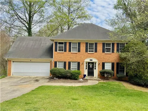 5040 Huntshire Lane Sw, Lilburn, GA 30047