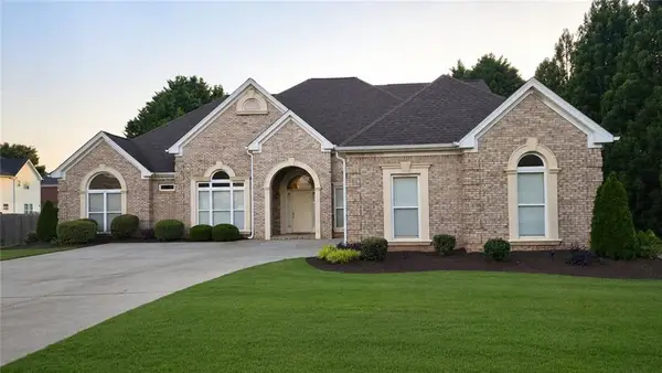 1086 Rowanshyre Circle, Mcdonough, GA 30253