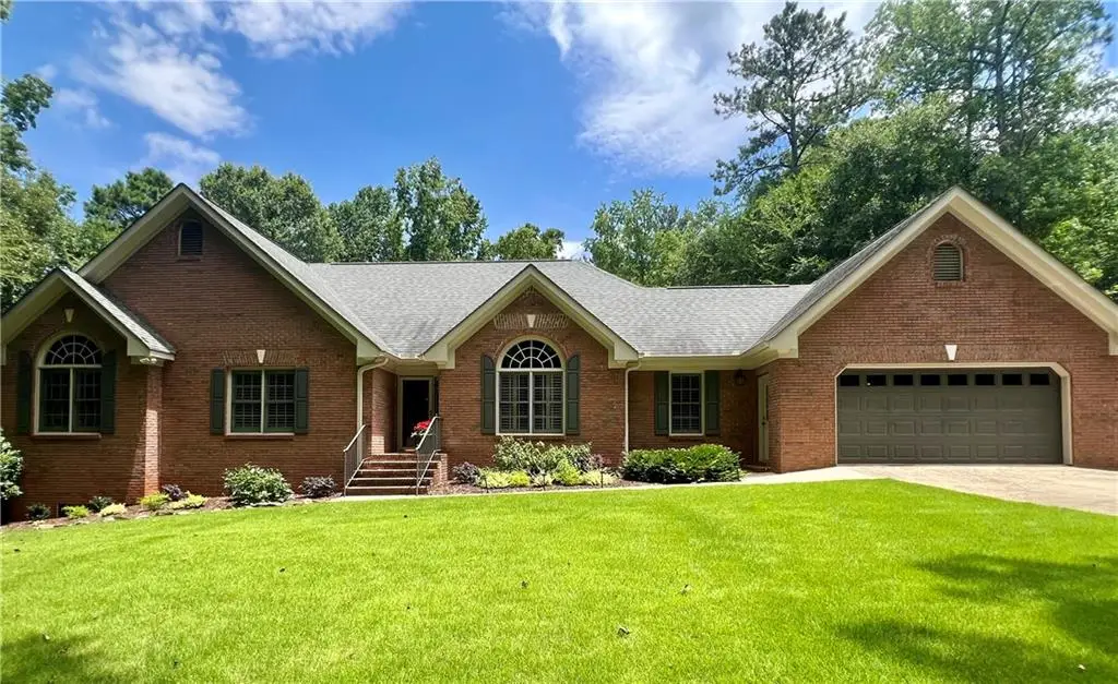 61 Hunters Way, Hoschton, GA 30548 - #1
