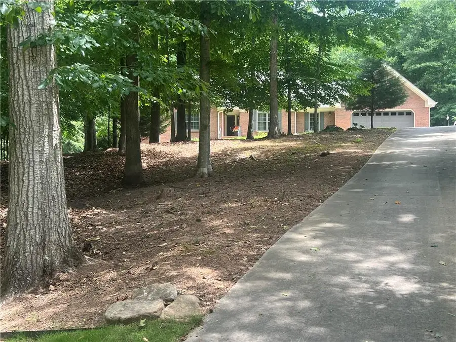 61 Hunters Way, Hoschton, GA 30548 - #2