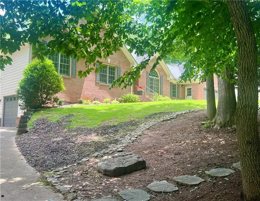 61 Hunters Way, Hoschton, GA 30548 - #3