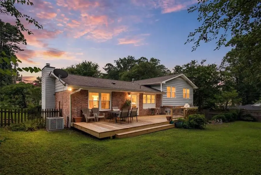 8 Rhodes Drive Se, Marietta, GA 30068 - #2