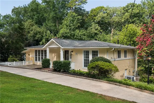 1055 Lee Circle Ne, Atlanta, GA 30324