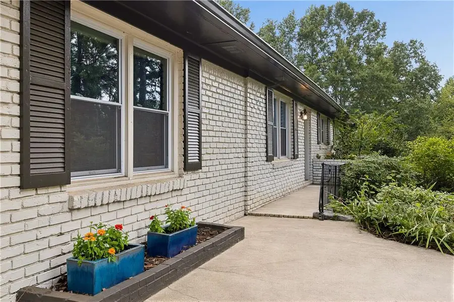 412 Derbyshire Drive, Stone Mountain, GA 30088 - #3