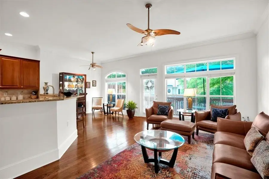 5464 Glenridge View Ne, Sandy Springs, GA 30342 - #2