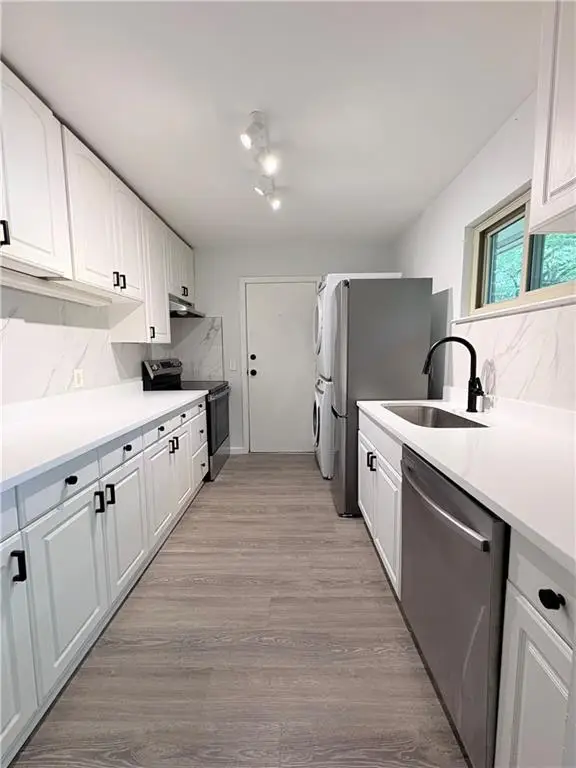 1111 Clairemont Avenue #B6, Decatur, GA 30030