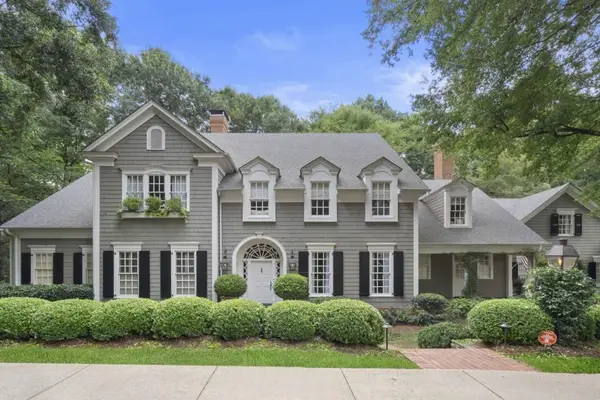 15 Chatsworth Place, Atlanta, GA 30327