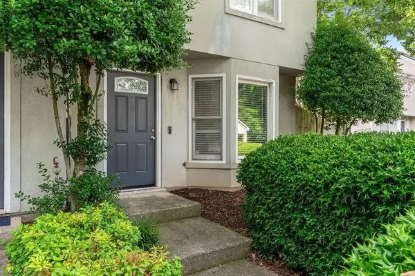 502 Defoors Landing Nw, Atlanta, GA 30318