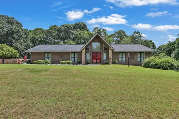 2184 Valley Creek Circle, Snellville, GA 30078