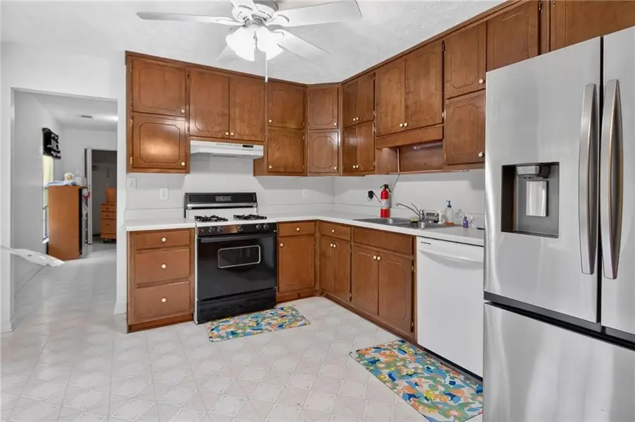 506 Creek View Place, McDonough, GA 30252 - #3