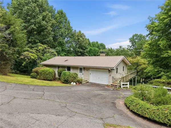 2325 Ridgecrest Circle, Hiawassee, GA 30546