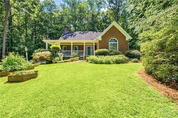 196 Roe Hampton Lane, Stone Mountain, GA 30087