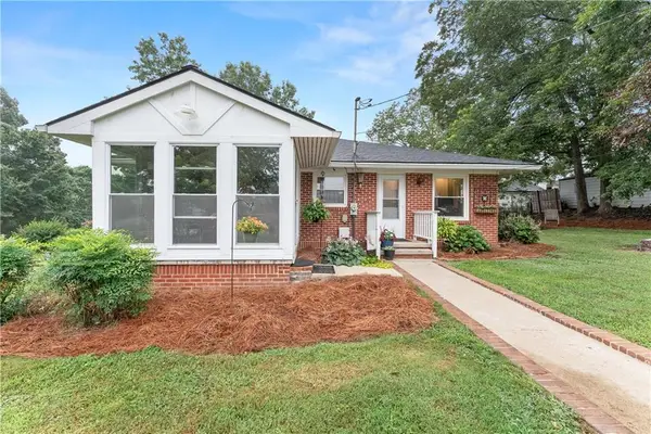 5907 Main Street, Lula, GA 30554