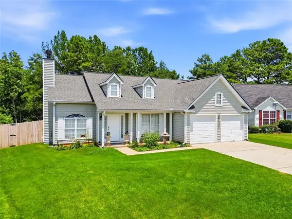 1016 Meadow Glen Circle, Fairburn, GA 30213