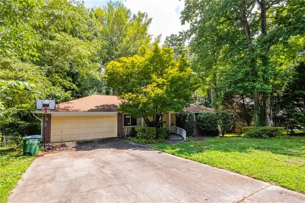 2761 Brackenwood Drive, Snellville, GA 30039