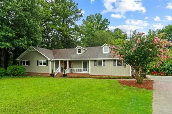 657 Cole Drive Sw, Lilburn, GA 30047