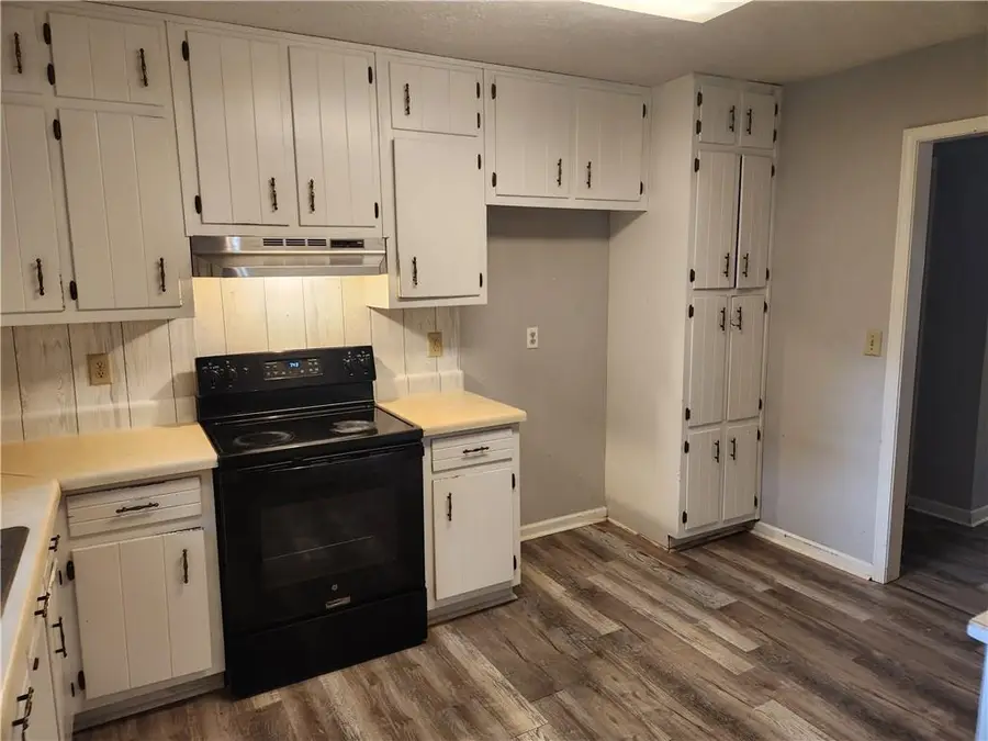 5472 Four Winds Drive Sw, Lilburn, GA 30047 - #2