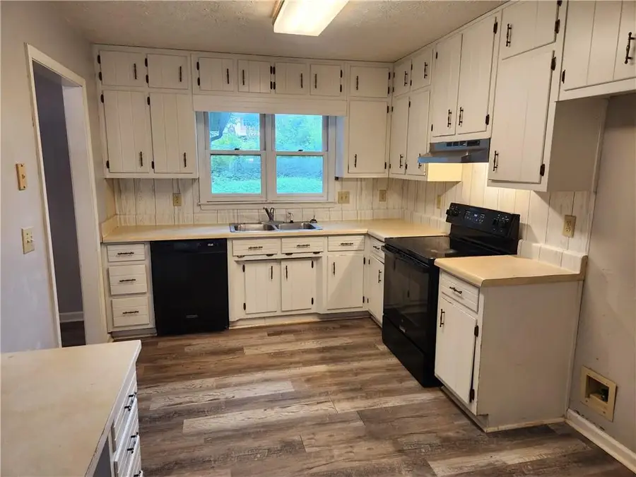 5472 Four Winds Drive Sw, Lilburn, GA 30047 - #3