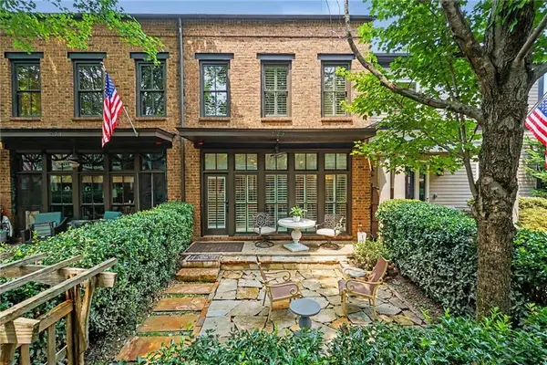 729 Hammond Drive, Woodstock, GA 30188
