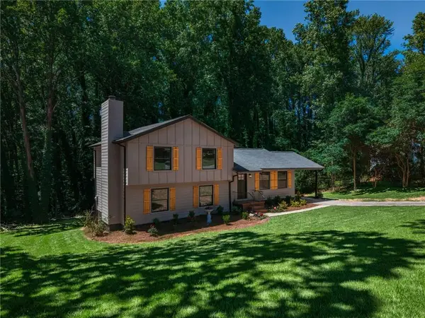 712 Overland Trail, Woodstock, GA 30189