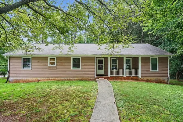 2726 Raven Wood Drive, Snellville, GA 30078