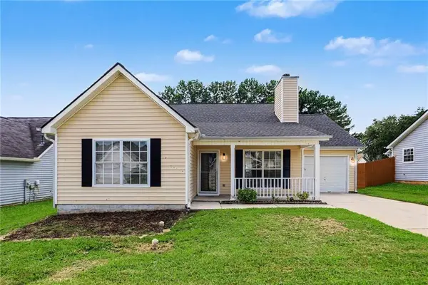 9009 Highland Pass, Fairburn, GA 30213