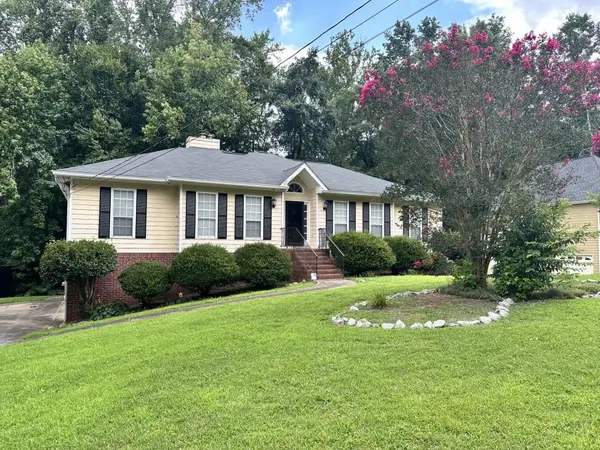 2051 Oakcreek Drive, Lithia Springs, GA 30122