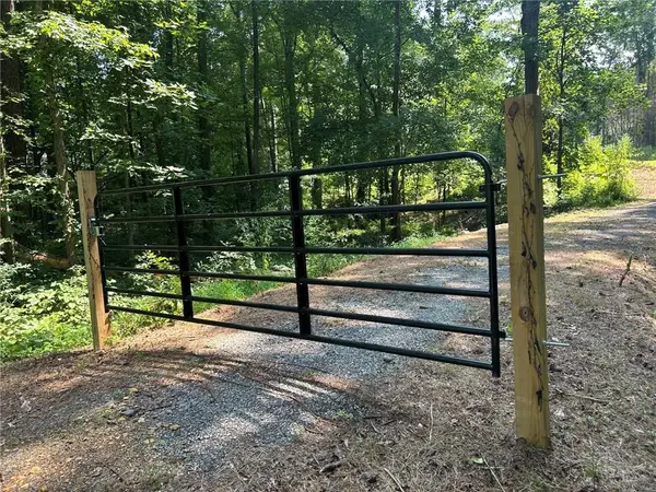 38 Stamp Creek Road Ne, White, GA 30184