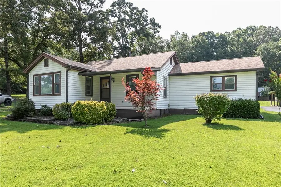 3186 Highway 411 Ne, White, GA 30184 - #3