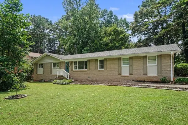 464 Horseshoe Circle Sw, Lilburn, GA 30047