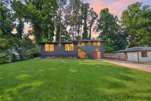 2537 Fontaine Circle, Decatur, GA 30032
