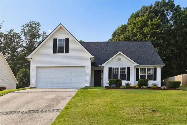 3752 Chesapeake Trace Lane, Flowery Branch, GA 30542