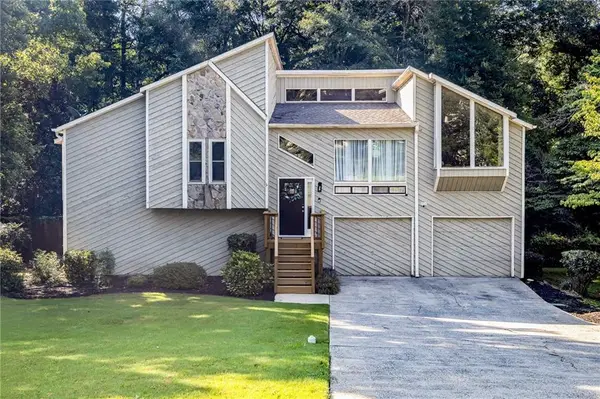 594 Farmbrook Trail Ne, Kennesaw, GA 30144