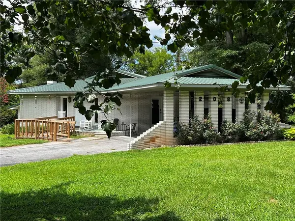 208 Kentucky Drive Ne, Calhoun, GA 30701