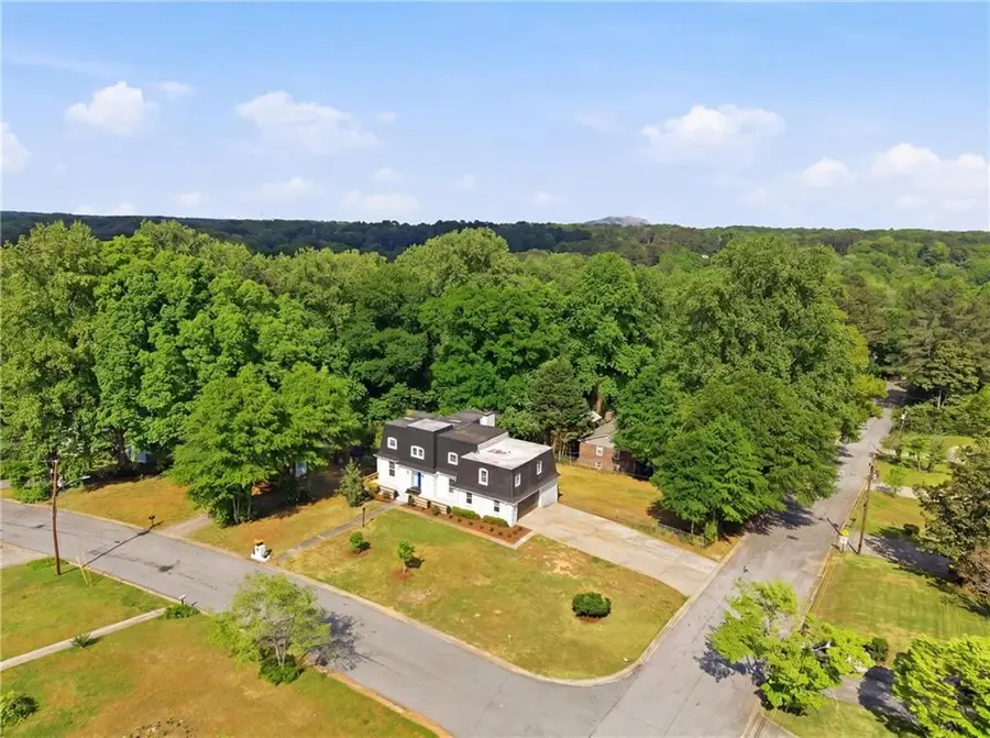 492 S Susan Creek Drive, Stone Mountain, GA 30083 - #3