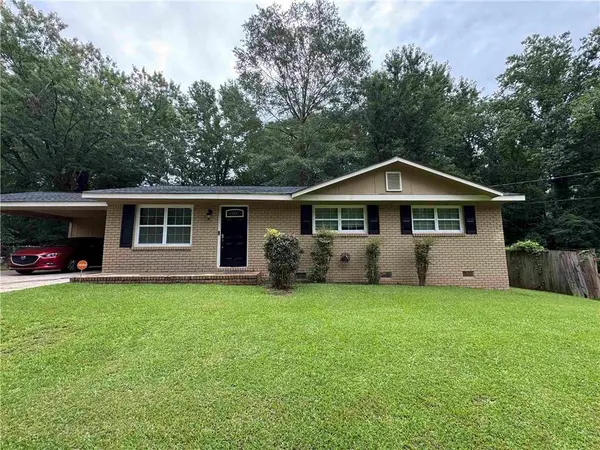 2027 Chestnut Log Drive, Lithia Springs, GA 30122