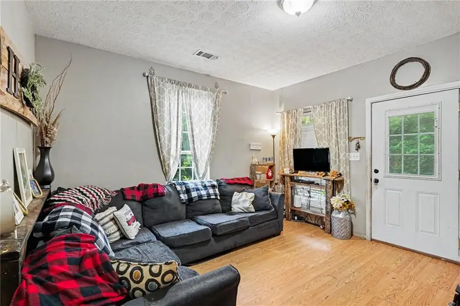 319 W Broadway Street, Griffin, GA 30223 - #2