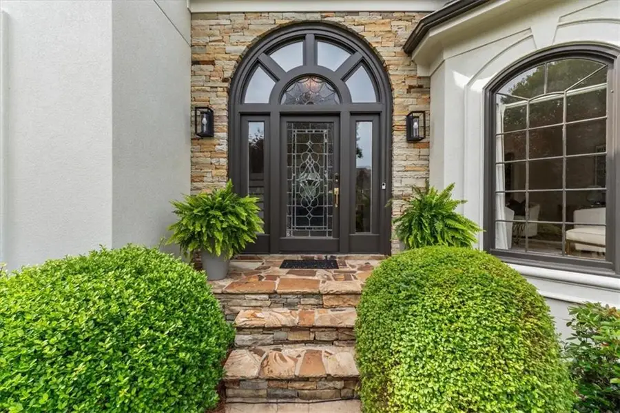 9170 Nesbit Lakes Drive, Roswell Alpharetta, GA 30022 - #2