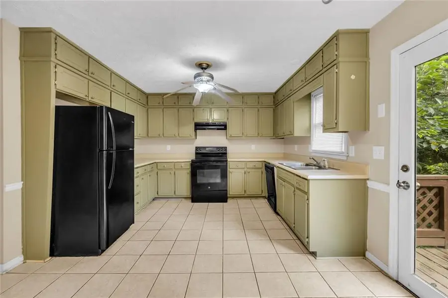 1102 Plantation Drive Se, Conyers, GA 30094 - #2