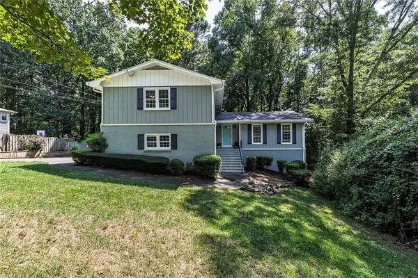 5824 Golden West Trail Sw, Lilburn, GA 30047