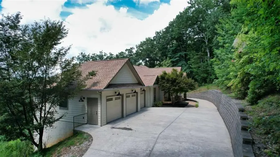 271 Highlands Dr, Clarkesville, GA 30523 - #3