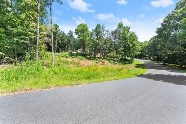 8690 Bayhill Drive, Gainesville, GA 30506