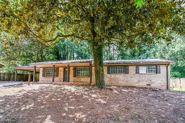 2330 Chestnut Log Loop, Lithia Springs, GA 30122